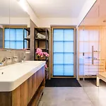 Wanderlust Chalet *